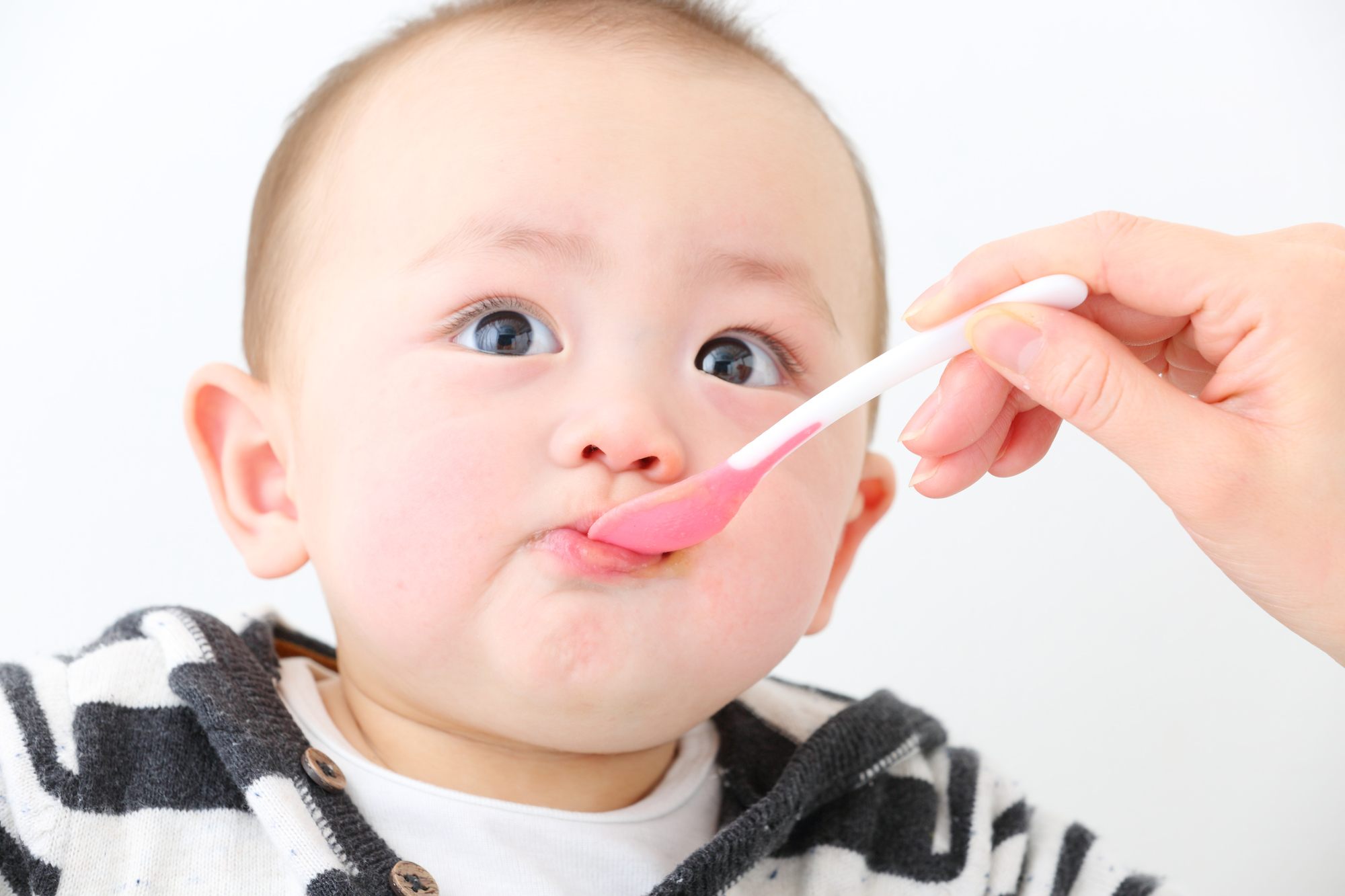 離乳食デビューを遅らせない